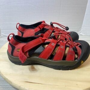 Keen Newport H2 Women’s 6 Waterproof Sandal Hiking Shoe Red Black Coastal
